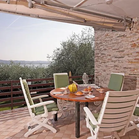 Front With Huge Garden * San Felice del Benaco